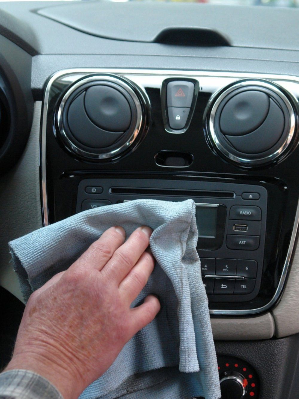 Bilrengøring og pleje